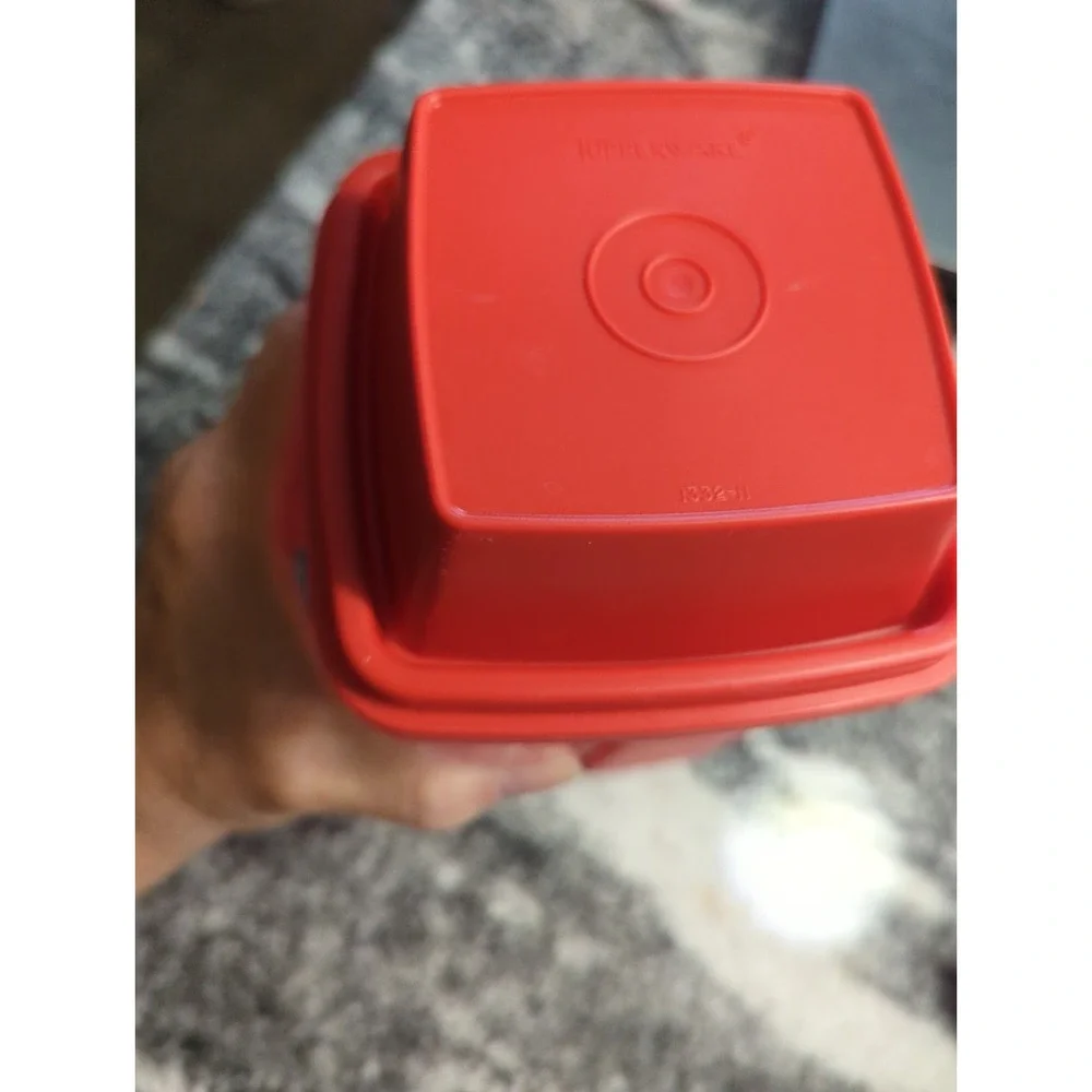 Tupperware 4.5 cup Pick A Deli Pickle Pepper Keeper Chili Red 1330-21